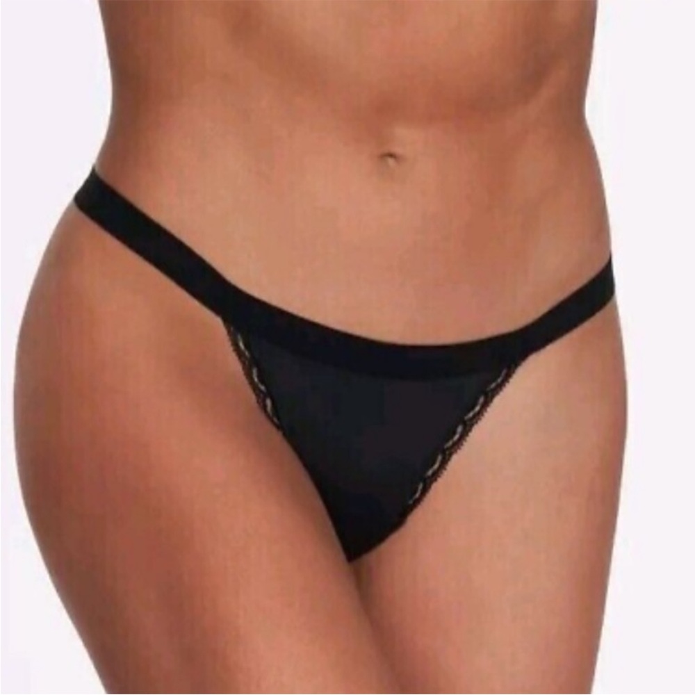 Frederick's of Hollywood Kira Black Lace Thong Panties Sz 1X NEW